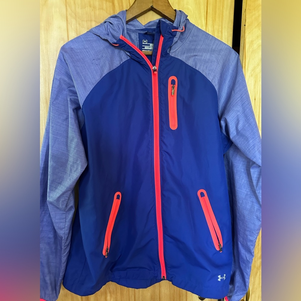 Under Armour women’s  Royal Blue Hooded Windbreaker M lightweight jacket